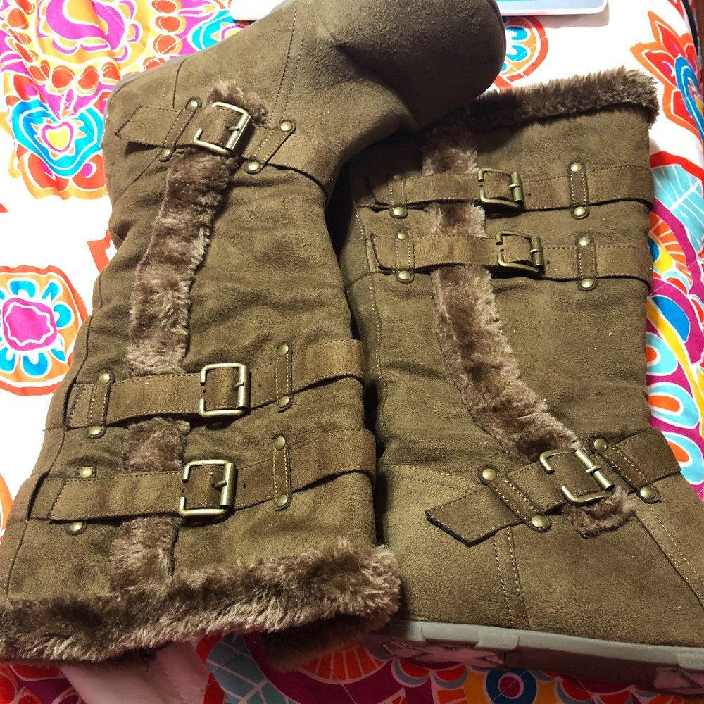 I.D. Required Boots, 8 1/2 M, Brown